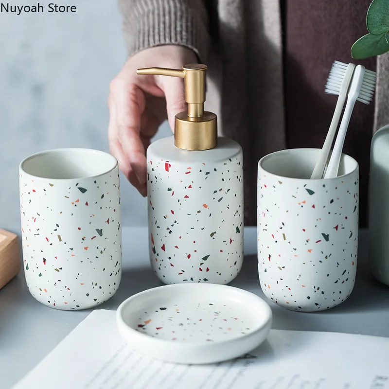 Europejski zestaw do dekoracji – Zara Home Bathroom Set recenzja i cena