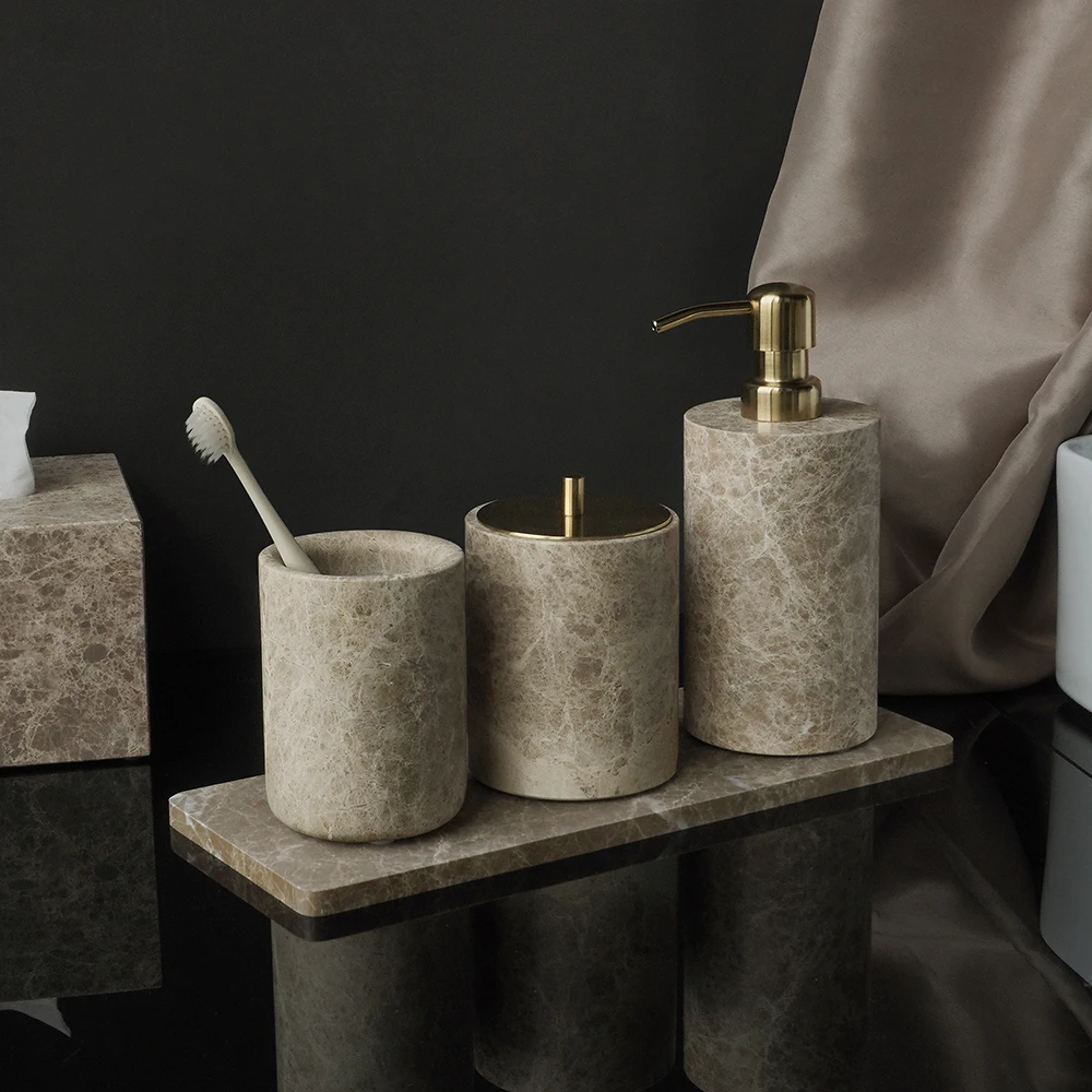 Zestaw akcesoriów łazienkowych – Zara Home Bathroom Set recenzja i cena